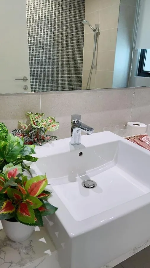 Theooak Suite 4Pax Cozy Home Stay @Mont Kiara Kuala Lumpur
